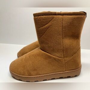 Women’s Short Boots “Shella” by Rue 21,  Camel Brown, Faux Fur Lining, NWT